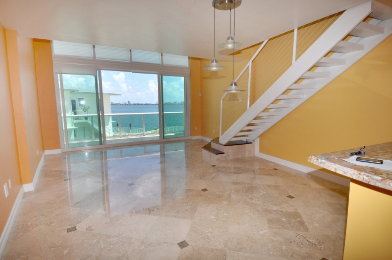 11 Bayview Loft 205 025