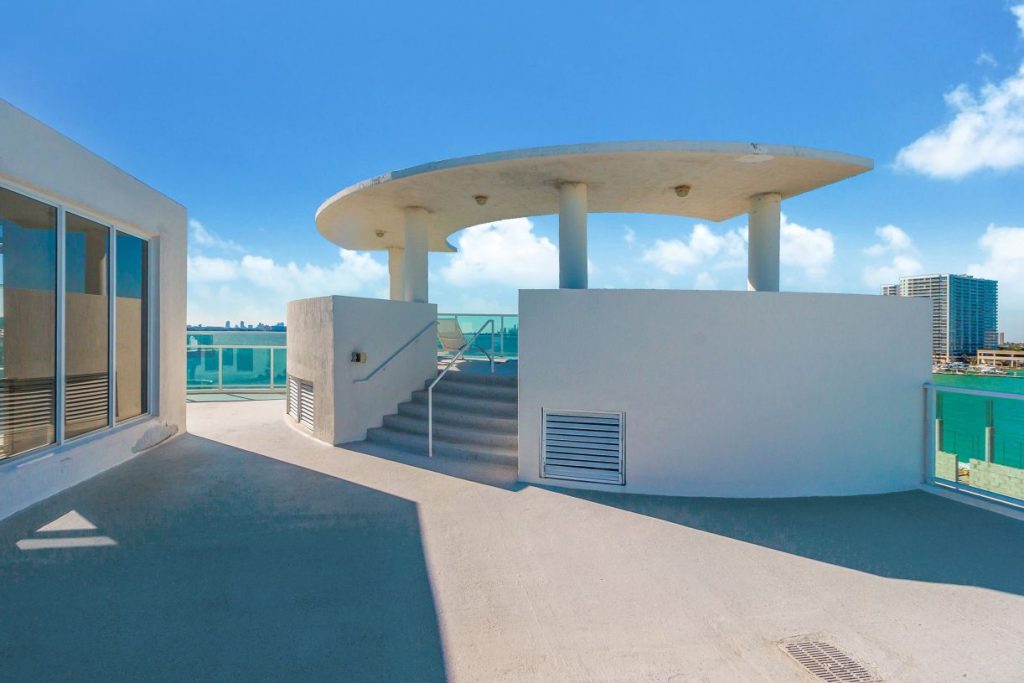 Baylights Penthouse (2012) Miami Beach
