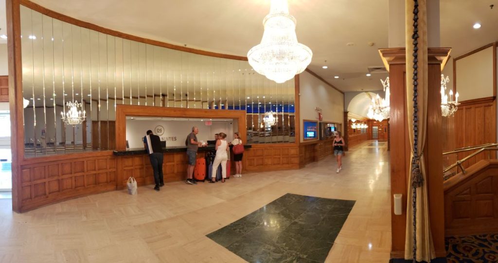 Castle Beach Club 5445 Collins Avenue