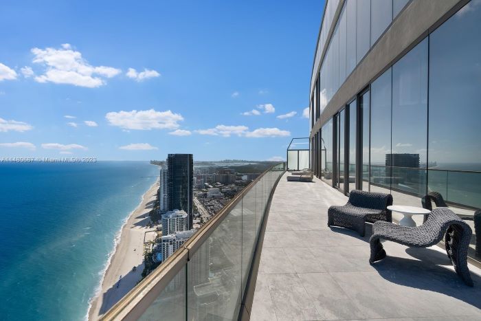 Armani-Miami-Condo-Penthouse-East-Terrace