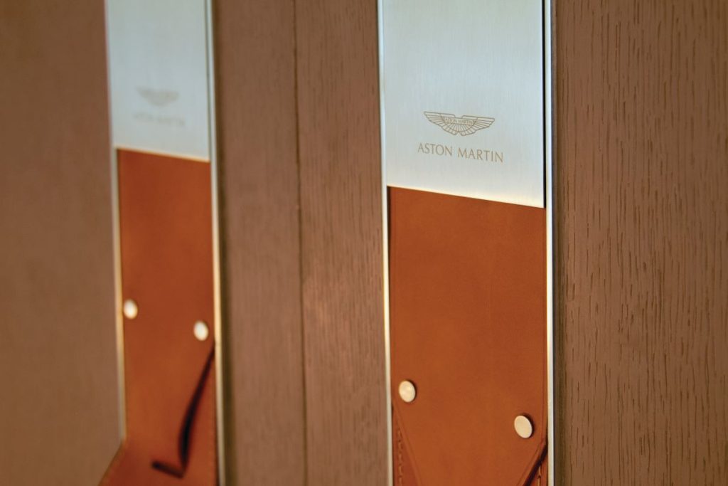 Aston Martin AM Handles