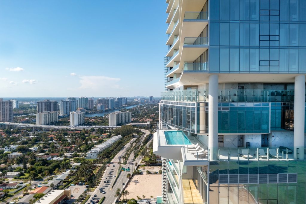 Turnberry Ocean Club 30th floor cantilevered pool ocean view