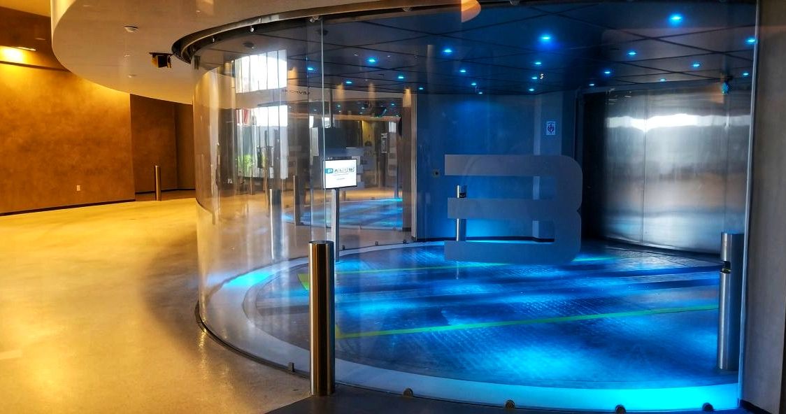 Porsche Design Tower Dezervator sky garage